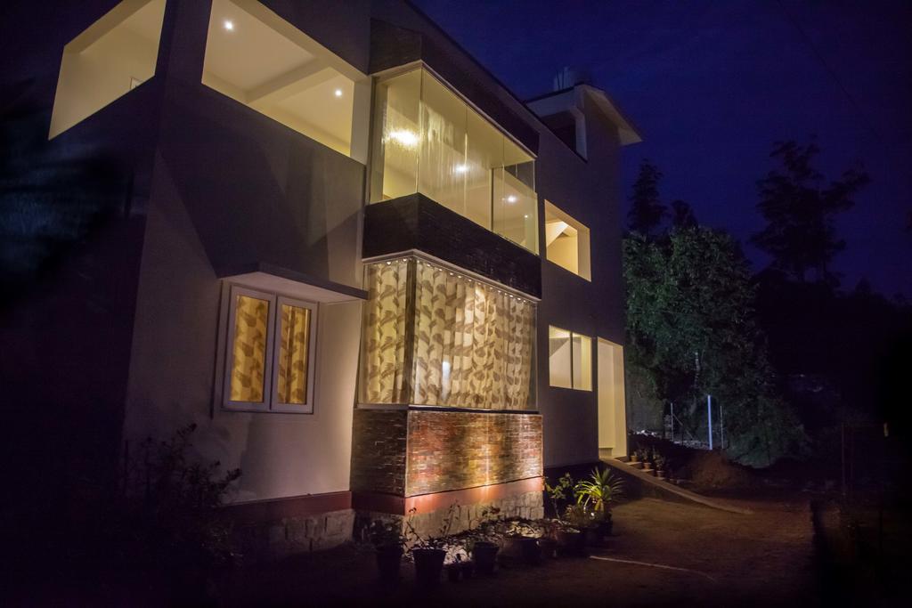 Petra Family Guest House Vālpārai エクステリア 写真